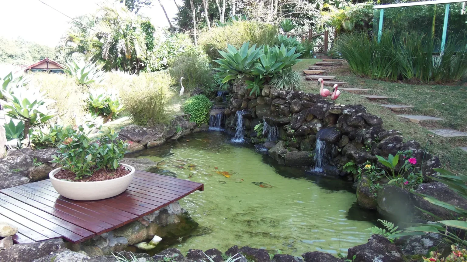 cascatas-espelhos-dagua-e-piscinas-naturais-09-scaled