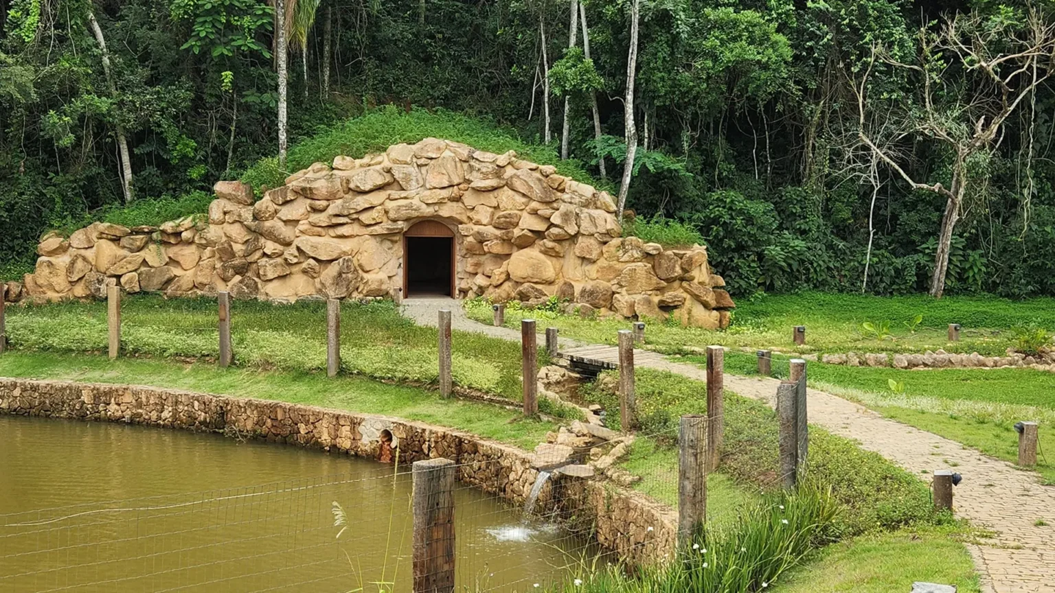 grutas-e-capelas-03-scaled