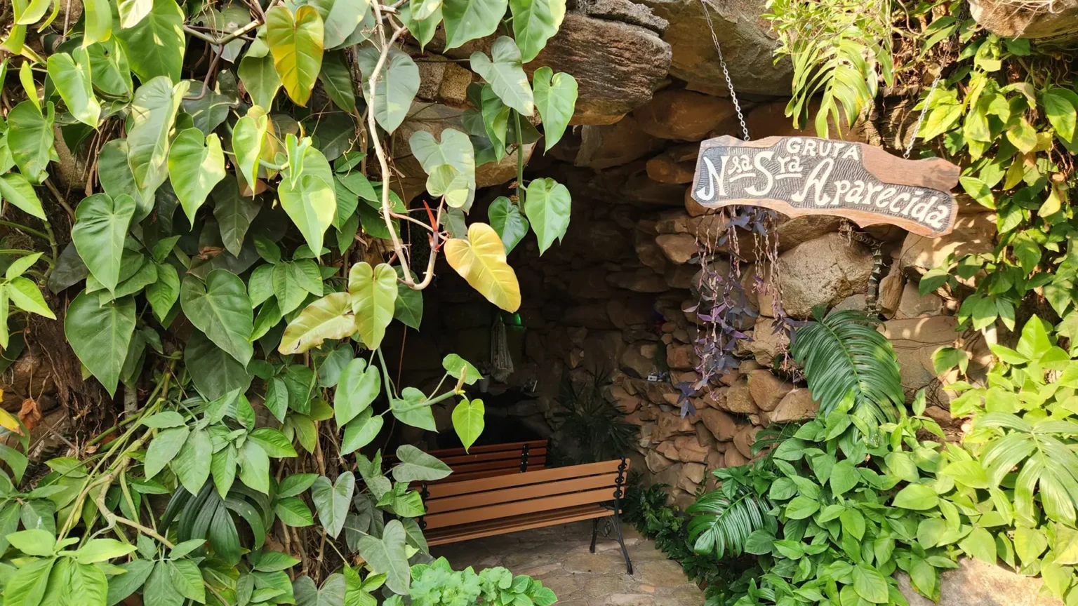 grutas-e-capelas-04-scaled