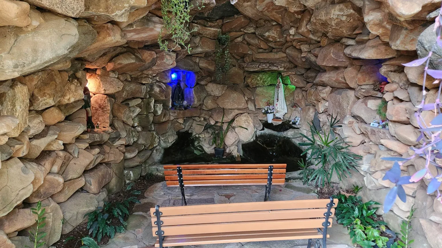 grutas-e-capelas-05-scaled