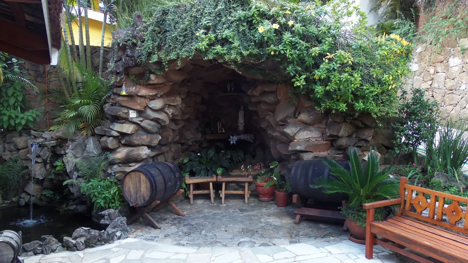 grutas-e-capelas-09-scaled