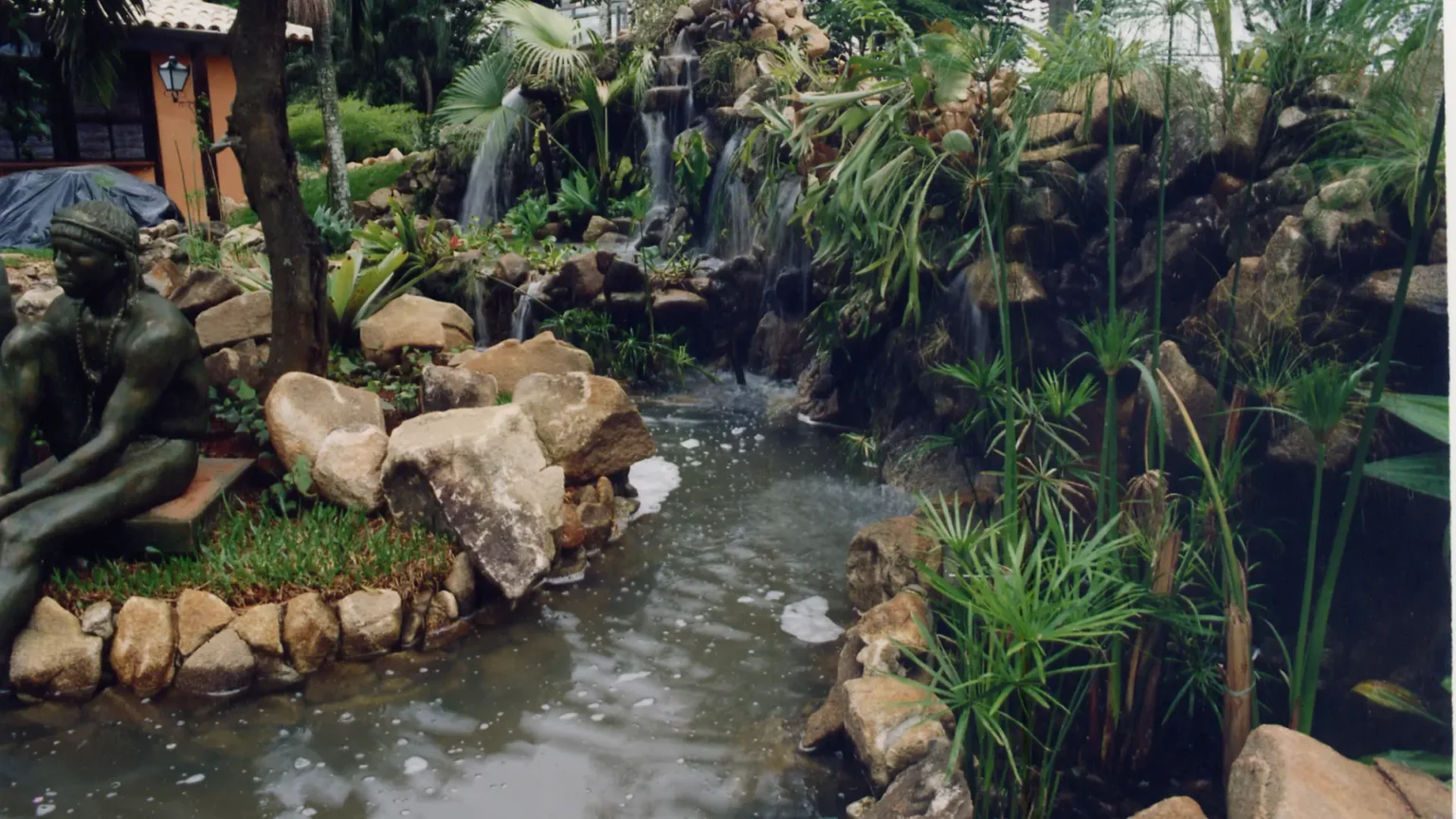 lagos-cachoeiras-riachos-e-corredeiras-20