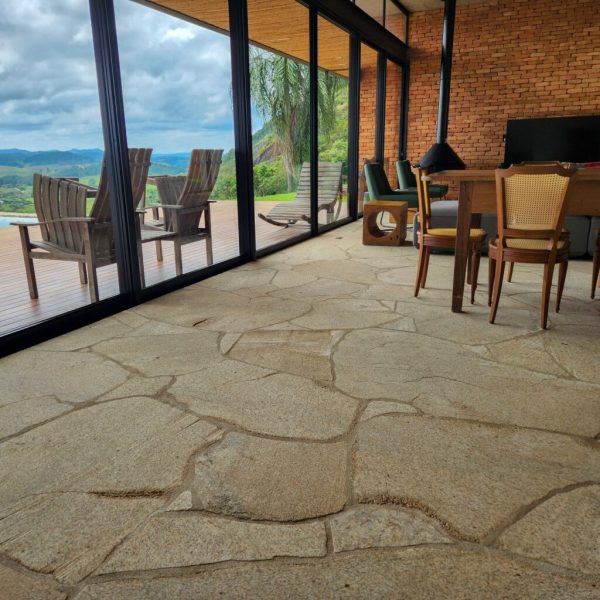 granito-rustico-piso-01-1024x1024