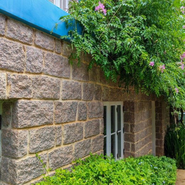 revestimento-granito-corte-folheta-1-768x1024