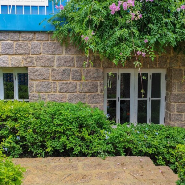 revestimento-granito-corte-folheta-2-768x1024